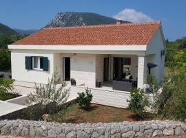 Holiday Home 4542, hotel in Mali Ston