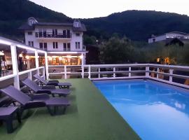 River View, bed and breakfast en Lohovo