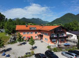 Hotel Garni Forsthaus Ruhpolding, guest house in Ruhpolding