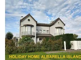 HOLIDAY HOME ALBARELLA ISLAND