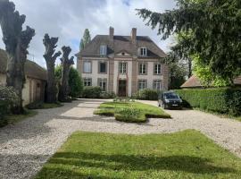 AU MANOIR DE LA BARRE, hotel pre rodiny v destinácii La Barre-en-Ouche