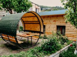 Hayi Tun Guest House, vakantiewoning in Goris