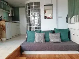 Lovely studio, terrace, swim pool, nature, relax!!
