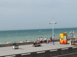 FRONT DE MER ET FALAISE 317 1er Étage Lit fait WifI Taxe de Séjour incluse, resort in Le Tréport