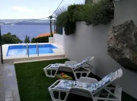 Private Pool and Sea View Apartment