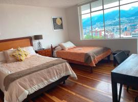 Bed and Breakfast La Uvilla, hotell i nærheten av Metropolitan Park i Quito