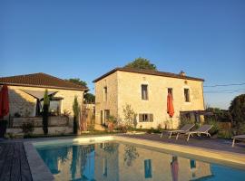 Maison Reces, medencével rendelkező hotel Floressas városában