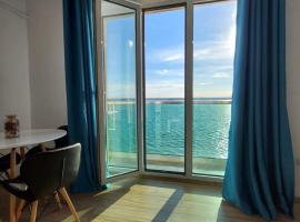 Sea Gem 2 Mamaia - New, Stunning Views, and 200m to Beach, &xi;&epsilon;&nu;&omicron;&delta;&omicron;&chi;&epsilon;ί&omicron; &sigma;&epsilon; Mamaia