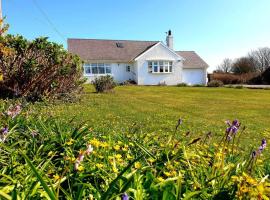 TIRNANT- 3 Bed - GROUND FLOOR ROOMS -DOG FRIENDLY, place to stay in Trearddur