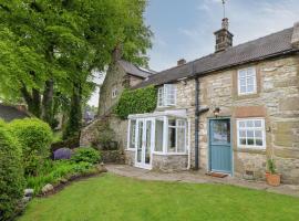 Ivy Cottage, hotel with parking in Matlock