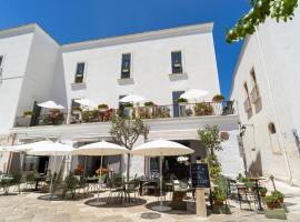 Palazzo Indelli, hotel v destinaci Monopoli