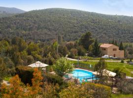A Casa Aperta, hotel with pools in Favalello