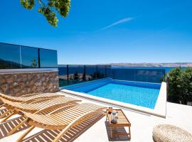 Apartments Matea with Pool and sea view, hotell i Cesarica
