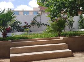 private bedroom with pool and garden, hotel in Nador