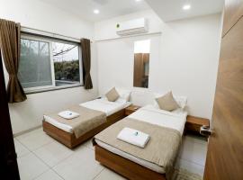 Nova Sahaj Residency, hotel cerca de Aeropuerto de Rajkot - RAJ, Khirasra