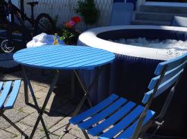 Gîte La petite maison horlogère et jacuzzi , raquettes, budgethotel i Les Fontenelles