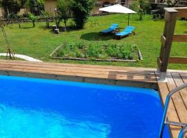 Monti Guesthouse, hotel with parking in Monti di Licciana Nardi