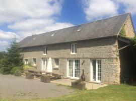 Self Catering for large groups, friends/families, hotel met parkeren in Romagny