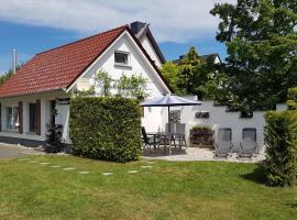 Ferienhaus Ostseebrise Insel Usedom, hotel in Ostseebad Karlshagen