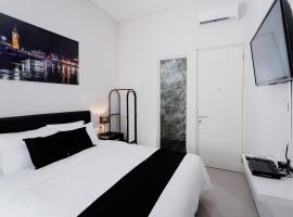 Kingston House, vacation rental in Surabaya