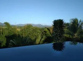 Villa Kumquat avec piscine et vue sur les montagnes