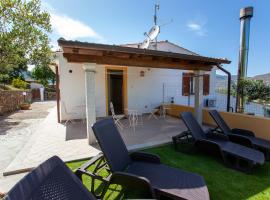 La Casa in Collina - affittacamere con vista mare, holiday rental in Lu Lioni