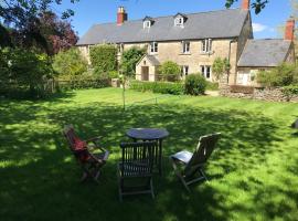 The Long House, family hotel in Cirencester
