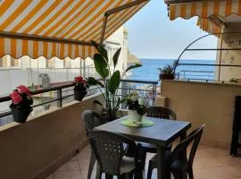 Casa vacanze Aci Trezza in front of the sea
