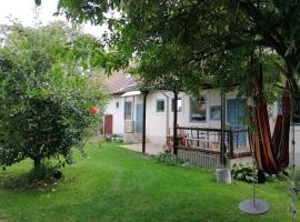 Country home @ the Danube Bend, cabaña o casa de campo en Nagymaros