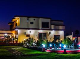 Arabian Lodges, hotel near Lāl Suhānra Railway Station, Bahawalpur