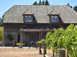 DDOG Vineyard & BnB, hotel with parking in Renwick