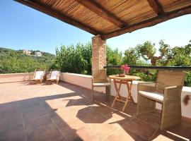 Room in Guest room - Traditional Hotel for Relaxation and Rejuvenationpeaceful natural environment, hotel a Áno Voúvai