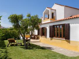 ALTIDO 3-BR Cottage with Terrace and Garden in Colares, pet-friendly hotel sa Sintra