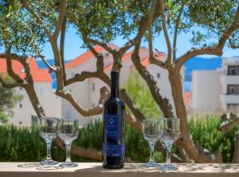 Golden Cape Apartments, ξενοδοχείο κοντά στο Αεροδρόμιο Brac - BWK, 