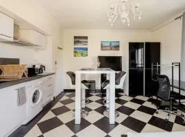 Studio Antibes - 5min des plages - Parking gratuit - Climatisation