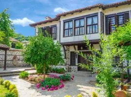 Pachilov House