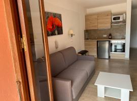 Apparthotel Le Porto, serviced apartment in Porto Ota