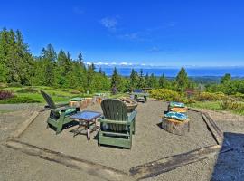 Picturesque Port Angeles Cabin with Fire Pit!、ポート・エンジェルスの宿泊施設