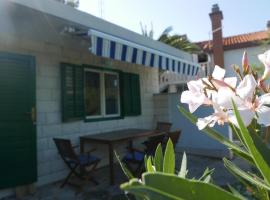 Vacation House "Pave": Povlja şehrinde bir villa