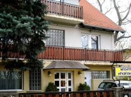 Hegyesi Vendégház, B&B i Gödöllő