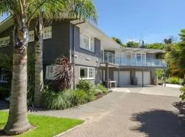 Apartment near the water