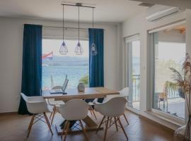 Apartment Frana, Hotel in Komarna