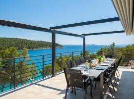 WATERFRONT SEA DREAM VILLA, villa i Milna