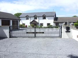 3 Bed Cottage with Hot Tub & Near New Quay Wales, cottage in Llandysul
