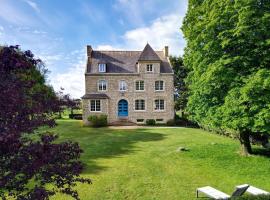 Maison Boulvern, hotel in Plomodiern