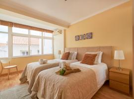 Apartament near the beach! Cascais!، فندق في كاسكايس