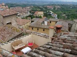 The Roof House in Piazza Grande Montepulciano vista Duomo e centro storico