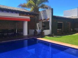 Casa Luna con alberca privada, loma-asunto kohteessa Cuernavaca