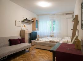 Studio Apartment Vijenac, hotel cerca de Museum of Slavonia, Osijek