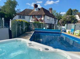 Hazelwick, biệt thự đồng quê ở Hookwood